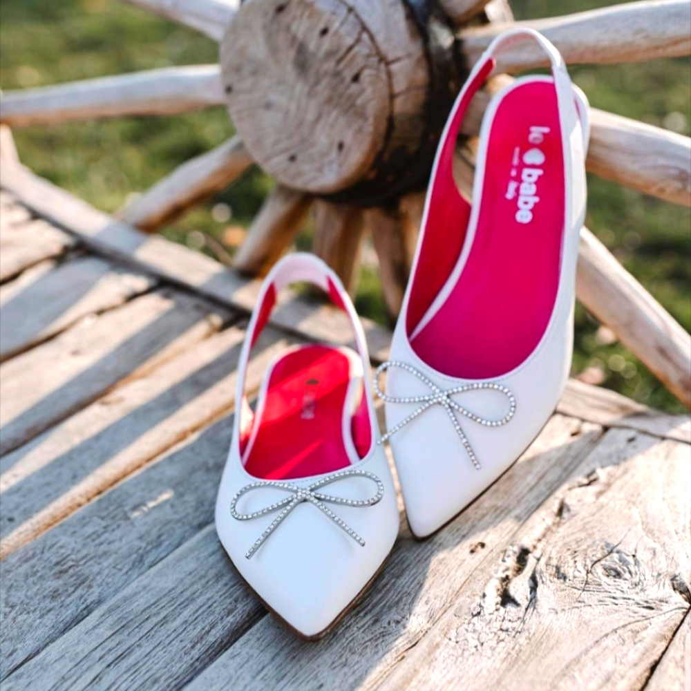 LE BABE white leather flats with Diamond bow size 38
